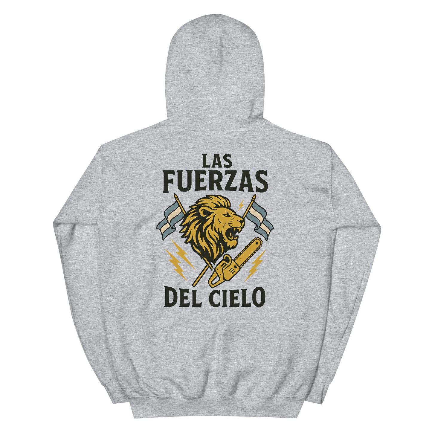 Mockup de sudadera unisex gris jaspeado (heavy blend) vista trasera con ilustración de un león rugiendo entre dos banderas argentinas, motosierra dorada y texto “Las fuerzas del cielo”, diseño libertario anticomunista.